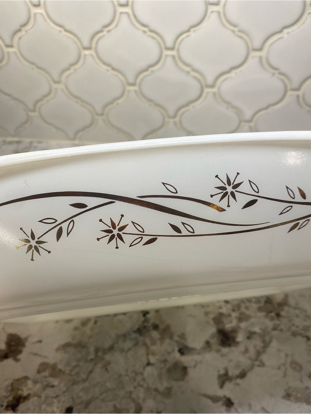 Vintage Pyrex Golden
Honeysuckle Baking Serving Dish 2
1/2 Qt - No Lid